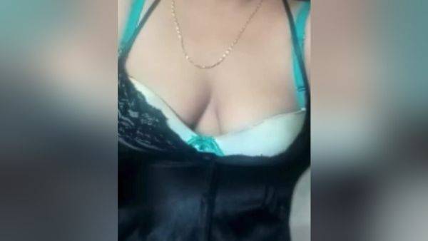 Aunty Ji Aaj Puri Garam Ho Gye Or Chuut Me Khira Le Rhi Hai - desi-porntube.com - India on nochargetube.com