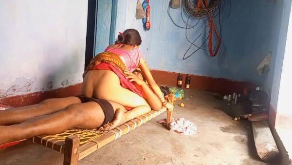 Deshi Village Bhabhi Outdoor Riding Sex Deshi Sex - desi-porntube.com - India on nochargetube.com