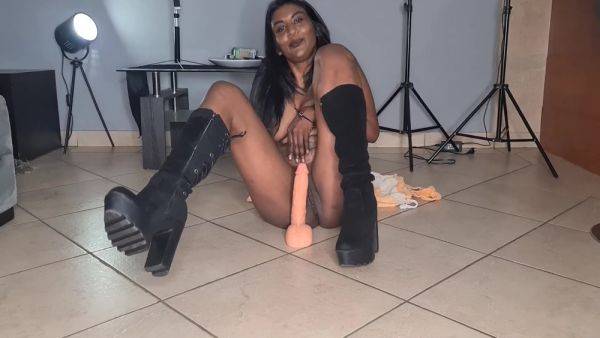 Indian Girl Anal Dildo Ride In Boots - hclips.com - India on nochargetube.com