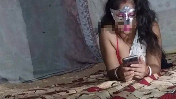 Hot Village Bangali Bhabhi Boyfriend Ko Call Karke Bulaya - desi-porntube.com - India on nochargetube.com