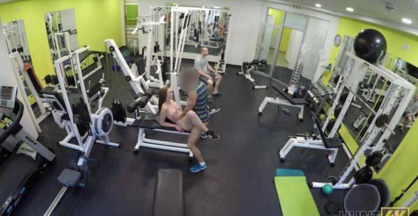 Fucked at the gym and filmed without knowing - alphaporno.com on nochargetube.com