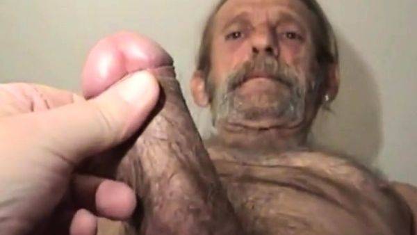 Hairy dirty straight worker shows hisuncut big cock - drtuber.com on nochargetube.com