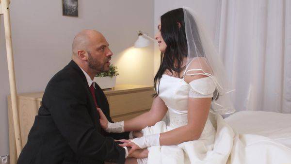 Brunette bride gets intimate with the father-in-law right on her wedding day - xbabe.com on nochargetube.com