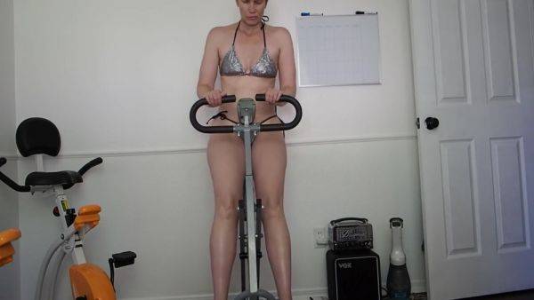 Aurora Willows Doing Leg Strengthening Today In A Sexy Hot Bikini - hotmovs.com - Usa on nochargetube.com