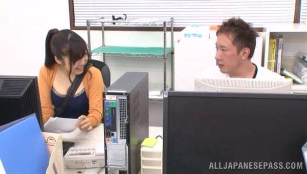 Japanese office babe gets intimate with one of the co-workers - xbabe.com - Japan on nochargetube.com