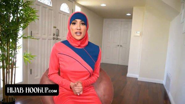 Petite Hijab Babe pays rent with her tight pussy & takes a big dick - sexu.com on nochargetube.com