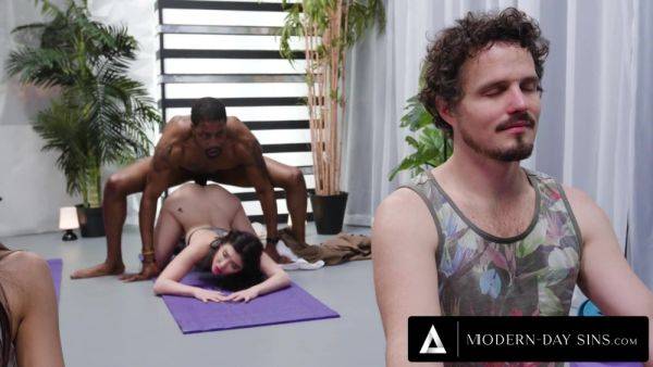 She Cheated On Her BF With Yoga Trainer - Isiah maxwell - xhand.com on nochargetube.com