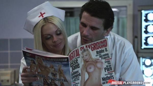 Whorish nurse Jesse Jane gets eaten out before fucking - xtits.com on nochargetube.com