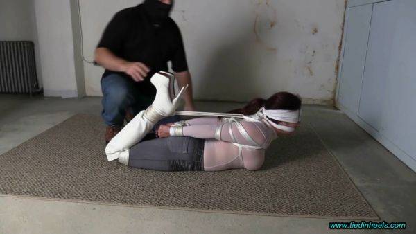 Sarah Roped In White Boots Bondage Porn - hclips.com on nochargetube.com