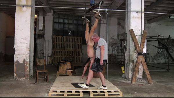 Galiel Swan endures flogging from dominant Sebastian Kane - drtuber.com on nochargetube.com