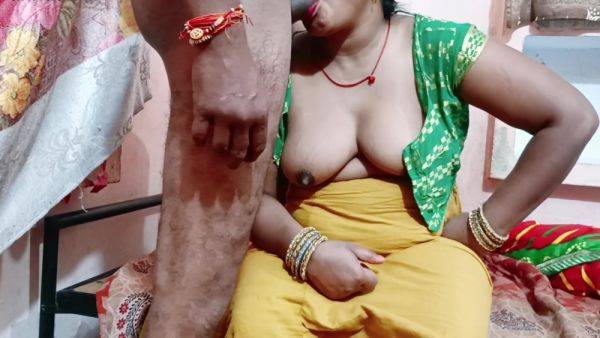 Desi Step Mom Steps Son Bete Ne Apni Ko Choda - desi-porntube.com on nochargetube.com