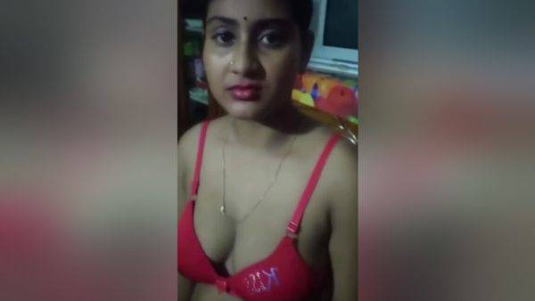 Rajasthani Bahu Desi Stepdaughter Showing Her Big Boobs And Press Stepfather Indian Latina Body Beautiful Night With Simmpi - desi-porntube.com - India on nochargetube.com