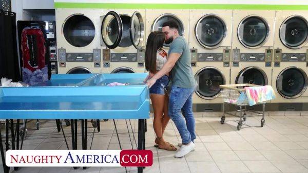 Bubble butt brunette Mae Milano gets fucked in the laundromat by friend's brother - hotmovs.com on nochargetube.com