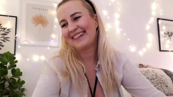 Sexy Amateur 18 Blond Teen First Time Webcam - drtuber.com on nochargetube.com