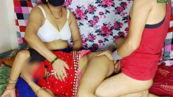 Desi Indian Bhabhi Ki Chhoti Sister Ki Chudai - videohdzog.com - India on nochargetube.com