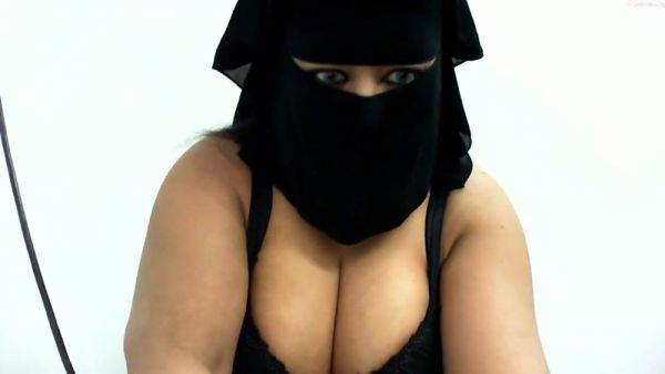 Arab boob and titty girl - hclips.com on nochargetube.com