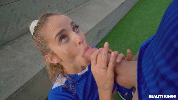 Lovely blonde babe Geishakyd gets fucked outdoors - xhand.com on nochargetube.com