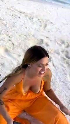 Viih Tube ninfeta pagou peitinho bêbada na praia - drtuber.com on nochargetube.com