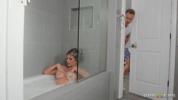 Spicy sex treat for mommy after the needy stepson spies on her in the tub - xbabe.com on nochargetube.com