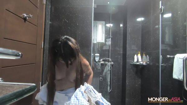 Filipina maid cant handle this foreigners big dick - hotmovs.com on nochargetube.com