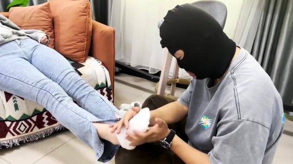 Chloroform girl foot worship - drtuber.com - China on nochargetube.com