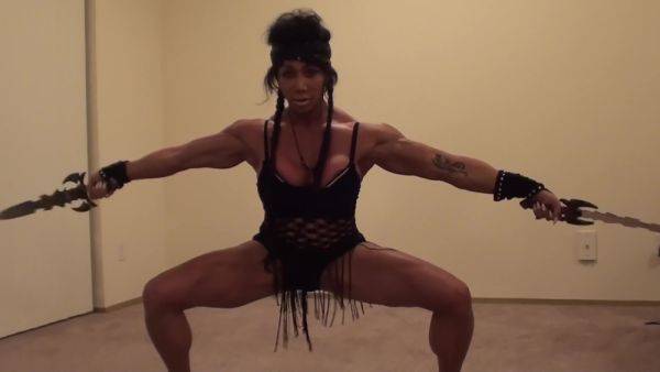 Marital Arts Female Bodybuilder Could Slice And Dice You, Kick Your Ass! - hclips.com on nochargetube.com