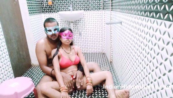 Married Indian Couple On Vacation Having Sex While Taking Shower In Desi Oyo Hotel - Hindi Audio - hclips.com - India on nochargetube.com