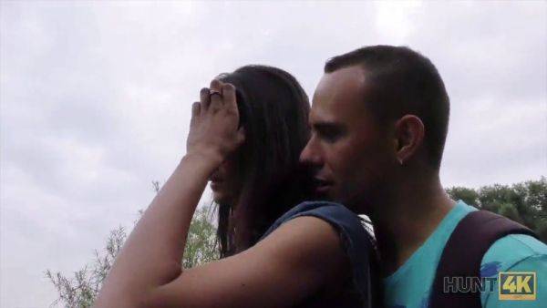 Watch how his girlfriend bangs for cash in the park and cuckolds him with her HD camera - sexu.com on nochargetube.com