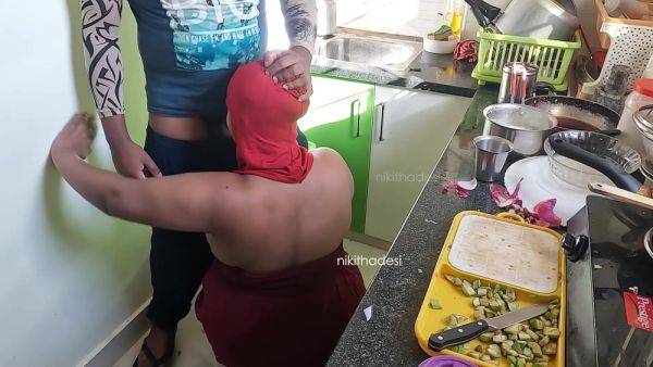 Andhra Maid Sucking Owner Dick While Working In Kitchen - hclips.com on nochargetube.com