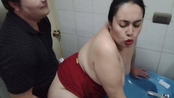 Masdratra Fucks With Her Sons Friend In The Bathroom In The Middle Of The Party - hclips.com - Usa on nochargetube.com