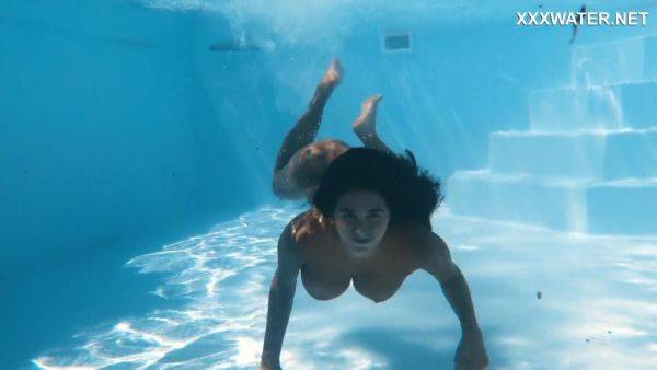 A Famous Pornstar, Glides Nude Through The Water With Yorgelis Carrillo - upornia.com on nochargetube.com