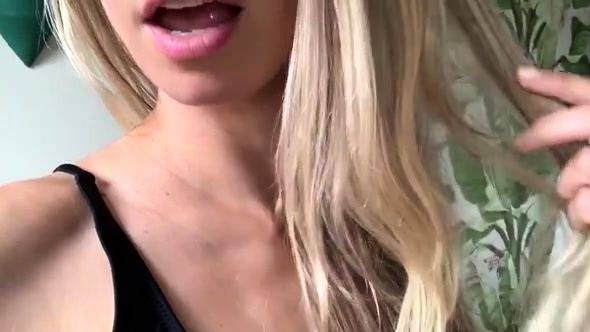 Blonde Babe Solo Masturbation Free Sexy Porn - drtuber.com on nochargetube.com