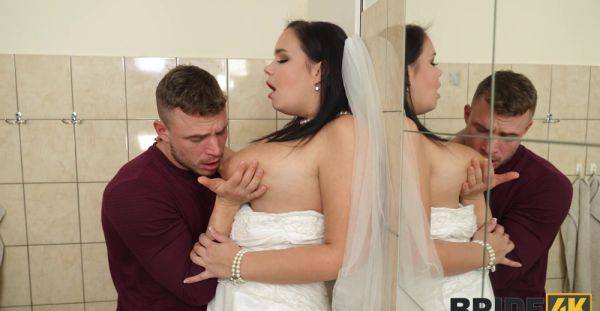 Heavy romance right on her wedding day by fucking with another dude - alphaporno.com - Czech Republic on nochargetube.com