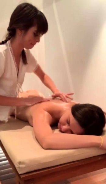 Massage lesbian amateur fingered by lesbian masseuse - drtuber.com on nochargetube.com