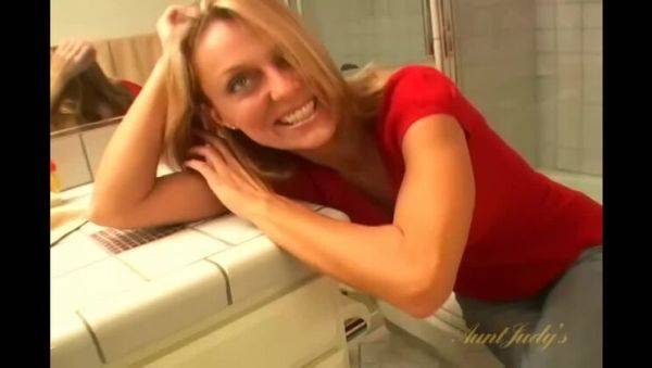 Brenda's Bathroom Masturbation Shower - xxxfiles.com on nochargetube.com