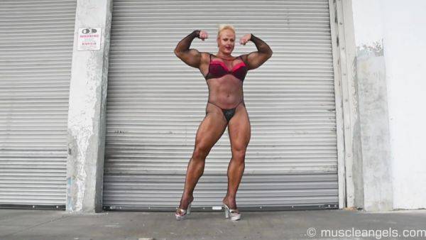 Nuriye Evans Massive Amazon Muscle - upornia.com on nochargetube.com