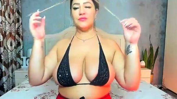 BBW with big boobs on webcam 3 gives ca - drtuber.com on nochargetube.com