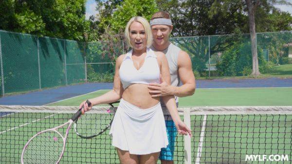 Aloud blonde wife fucks with her tennis coach - xbabe.com on nochargetube.com