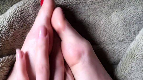 Amateur porn Gives Us Some Foot Fetish Aurora - drtuber.com on nochargetube.com