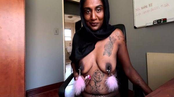 Desi In Hijab Smoking While Wearing Nipple Clamps 10 Min - hclips.com on nochargetube.com