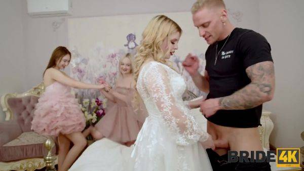 Bridesmaids and braid found out that the groom is cheating, so they fucked a best man in a FFFM - anysex.com - Russia on nochargetube.com