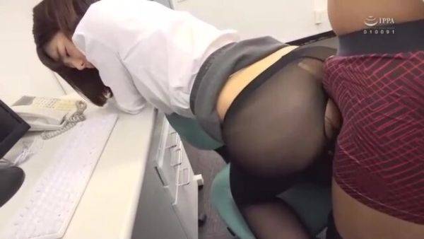 05483,A woman in serious agony - txxx.com on nochargetube.com