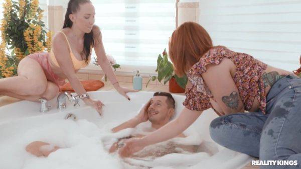 Threesome bath fuck with yoga sex poses after - anysex.com on nochargetube.com