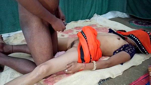 Indian Village Bhabhi Ko Gand Ke Niche Takiya Lagakar Choda Bhabhi Se Land Chuswaya Or Choot Fad Di Ki Desi Chudai With Devar Bhabhi - hotmovs.com - India on nochargetube.com