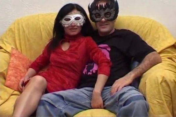 Couple With Mask Has Sex In Front A Camera 22 Min - hclips.com on nochargetube.com