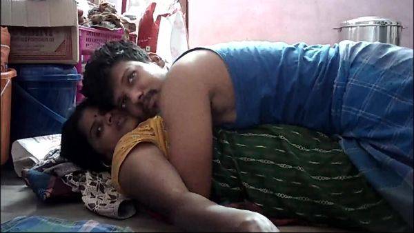 Indian House Wife Hot Kissing In Husband - upornia.com - India on nochargetube.com