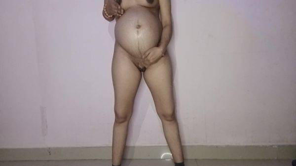 Nokrani Ne Nude Dance Kiya Gar Me Koi Nhi Thaa - upornia.com on nochargetube.com