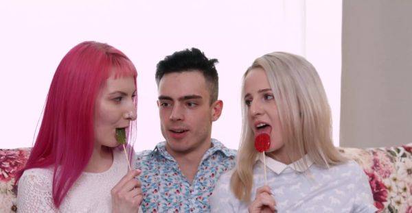 18videoz - Alien Fox - Hanna Rey - Teens share lollipop and cock - alphaporno.com on nochargetube.com