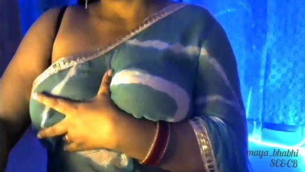 Hot Sexy Lady Bhabhi Showing Off Her Lovely Boobs Keeping Her Bra Off Her Boobs Under Her Boobs - desi-porntube.com - India on nochargetube.com