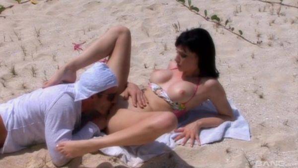 Erotic play by the beach with a random man set to fuck her like crazy - hellporno.com on nochargetube.com